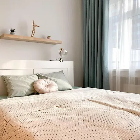 Cute In Old Town Апартаменты Братислава